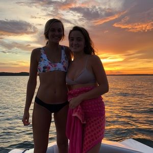 Meet your Posher, Lucy